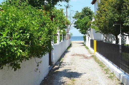 פראליה פנטליימונוס Garden Beach House מראה חיצוני תמונה